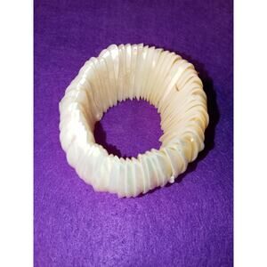 Vintage MOTHER OF PEARL Shell Stretch Bracelet